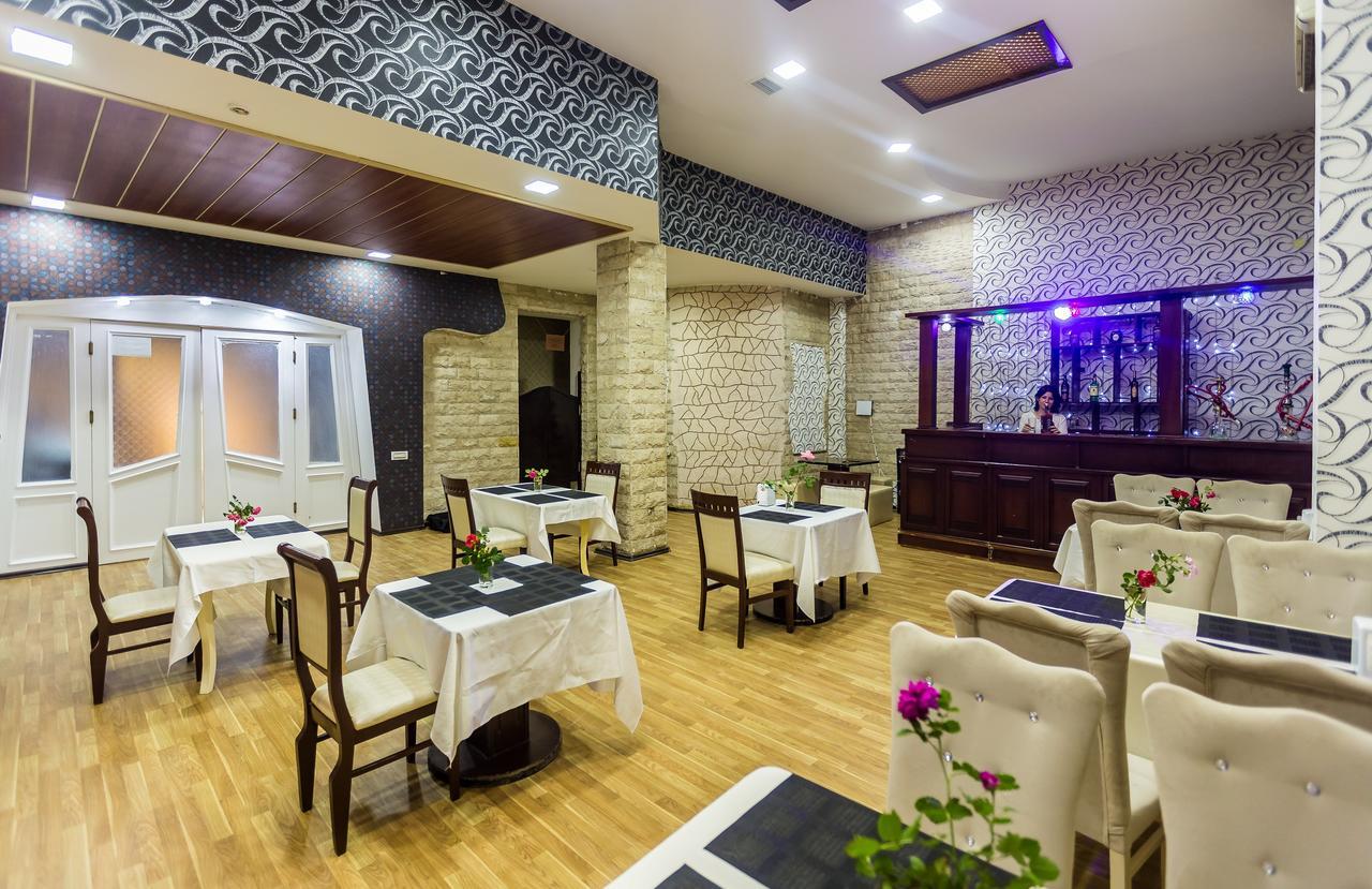 Vania Hotel Baku Bagian luar foto